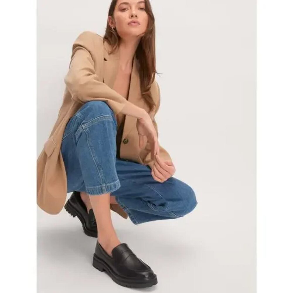 Everlane Black Leather Chunky Lug Sole Loafer in Size 8.5 - Worn Once